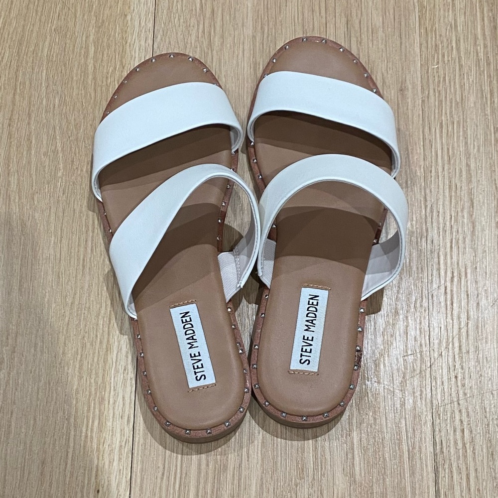 steve madden white flat sandals